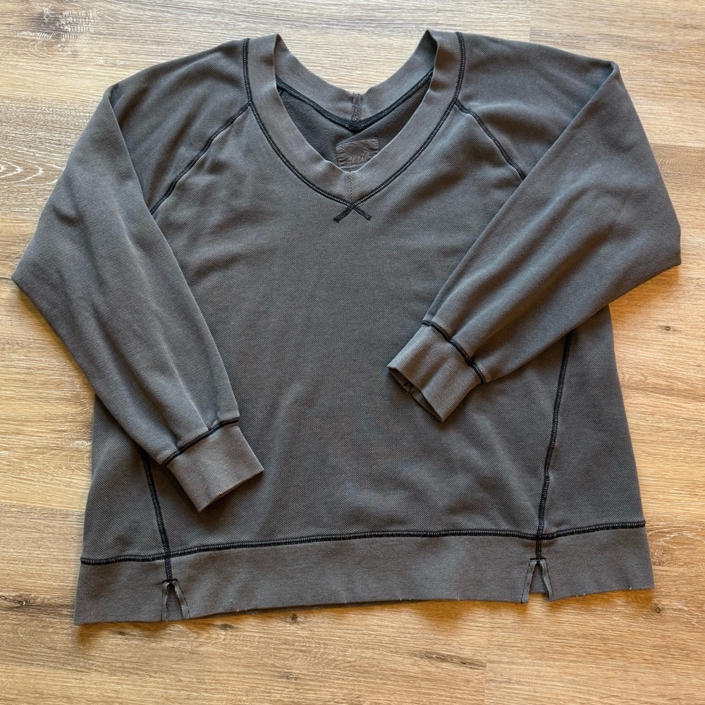 Aerie V Neck Crewneck